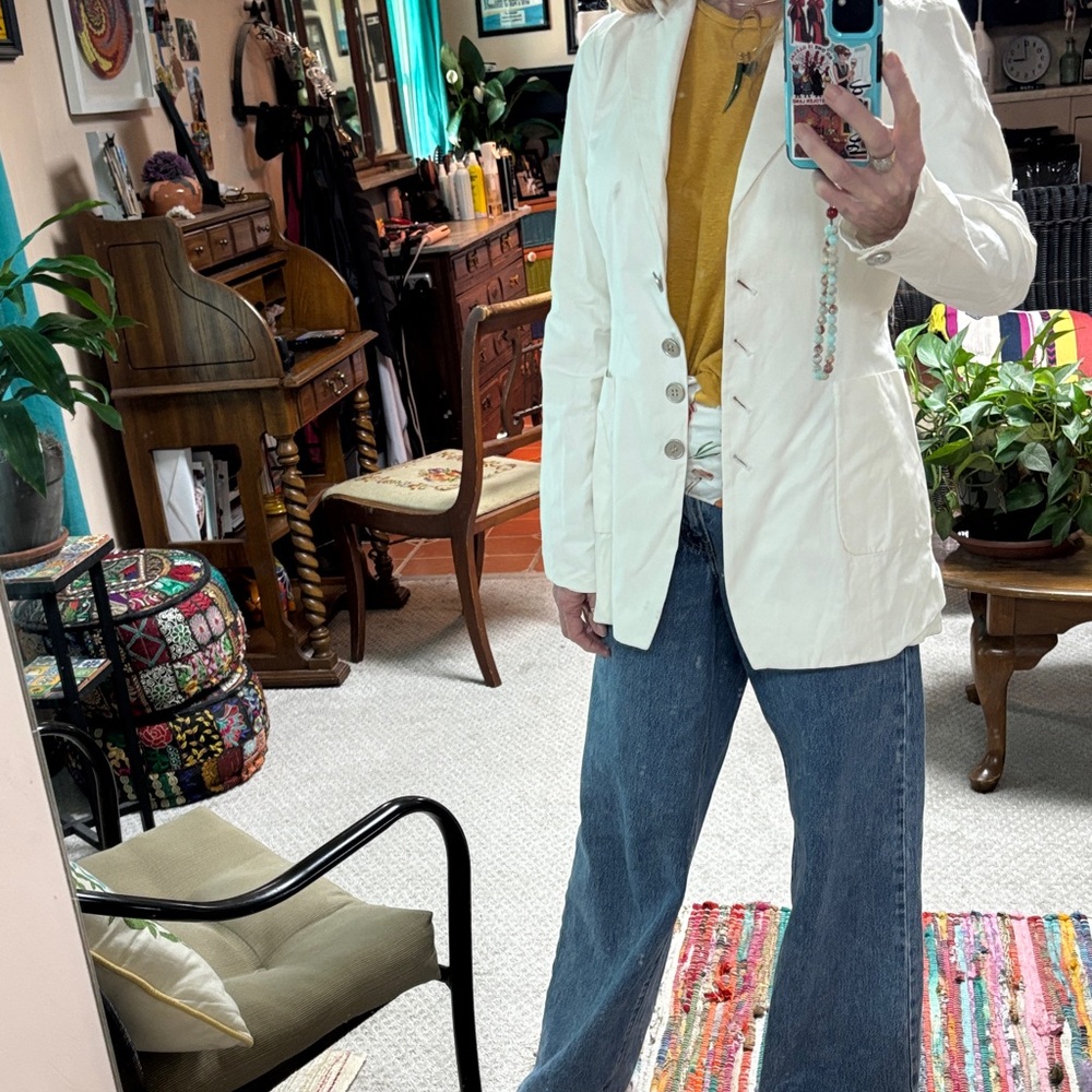 Pete and Greta Women's Cream Button-Front Blazer Jacket - Picture 5 of 12